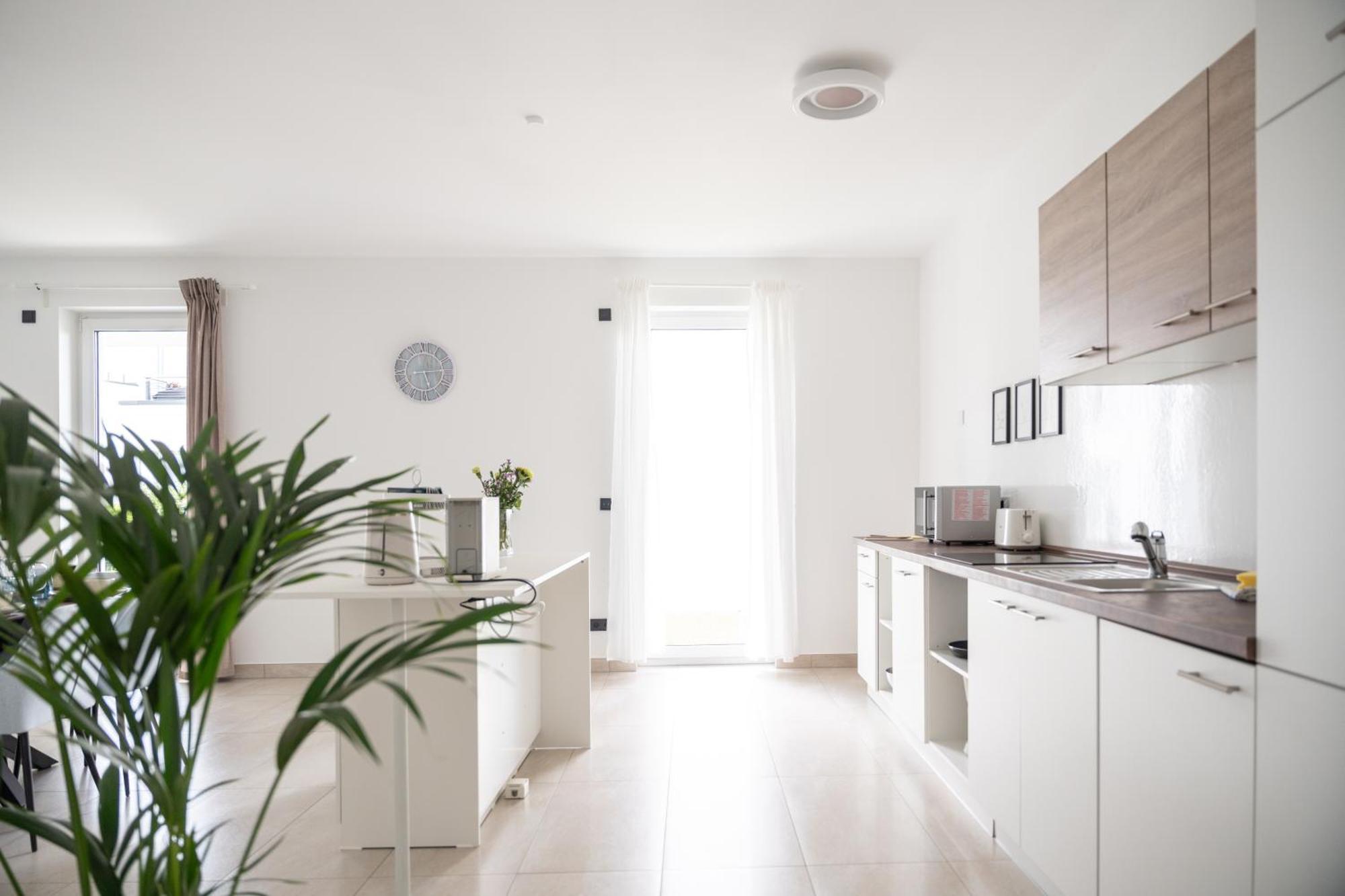 Zentral - Fuer 6 - 2X Frei Parken - Terrasse Apartment Gießen Екстериор снимка